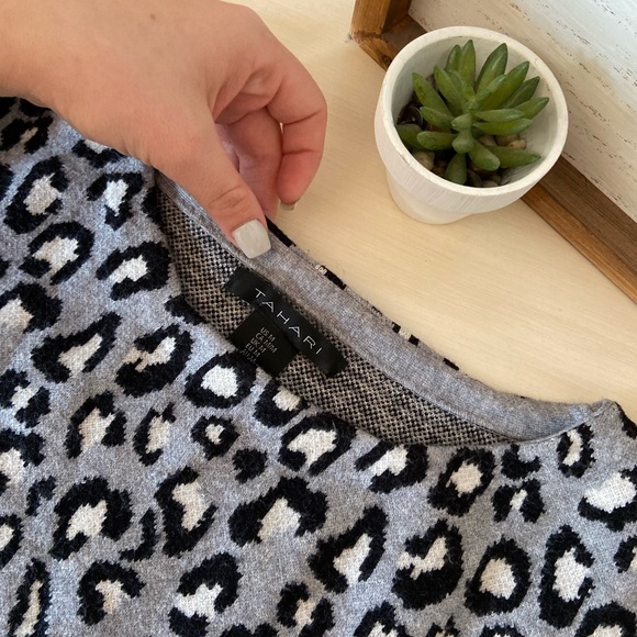 Tahari Thick Cheetah Sweater - Picture 4 of 6